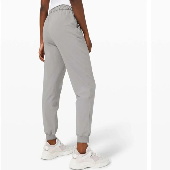 Lululemon Keep Moving Jogger Rhino Grey Size  4 - Picture 2 of 7